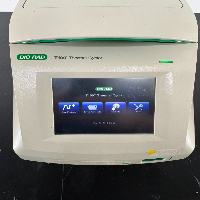 Bio-Rad T100 Thermal Cycler image 2